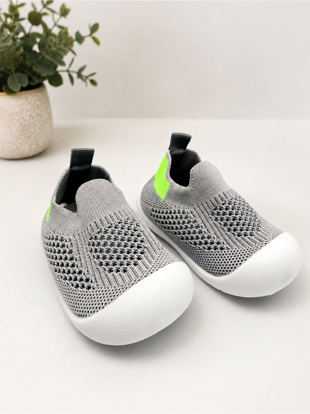 Gray Knit Toddler Slip-On Shoes Approx Size 5.5–6